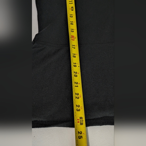 White House Black Market Off The Shoulder Black Knit Sweater Size XL Feminine - Picture 9 of 11